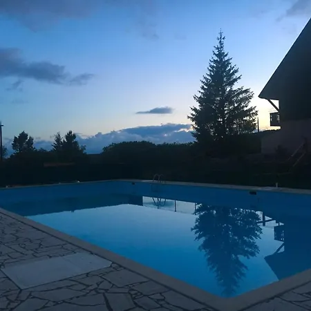 Dans Station 4ou5 Pers Piscine *