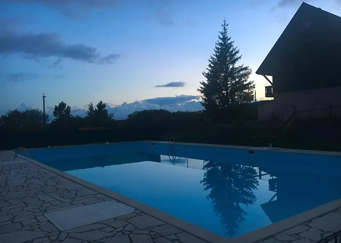 Dans Station Super 4ou5 Pers Piscine *